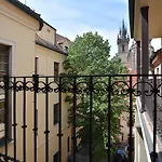 Отель Metamorphis 4*