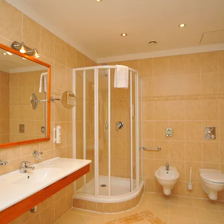 Hotel Metamorphis 4*