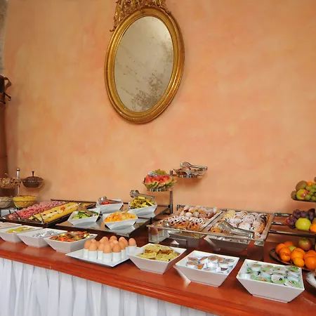 Hotel Metamorphis 4*