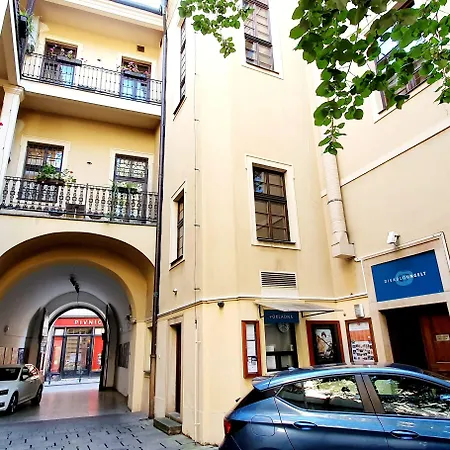 Hotel Metamorphis 4*