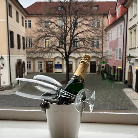 Metamorphis Hotel 4*