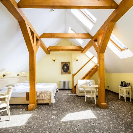 Metamorphis Hotel 4*