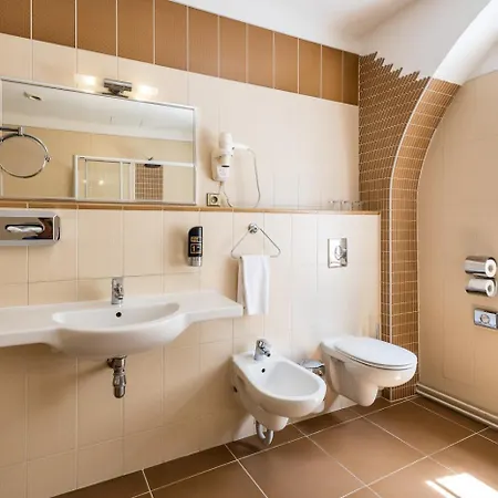 Metamorphis Hotel 4*