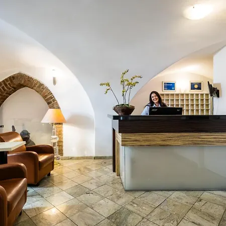 Metamorphis Hotel 4*