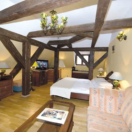 Hotel Metamorphis 4*