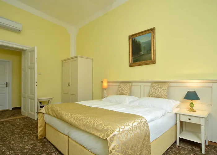 Metamorphis Hotel 4*