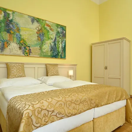 Отель Metamorphis 4*