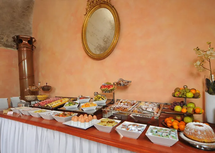 Hotel Metamorphis 4*